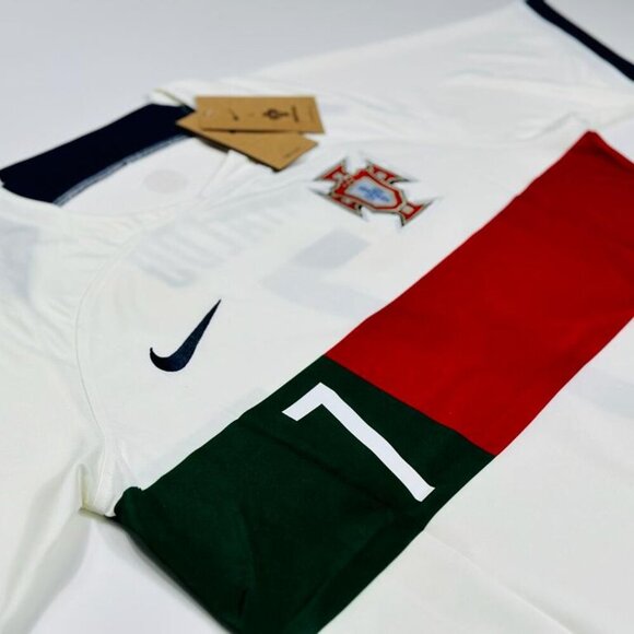Nike Portugal 2022 Qatar World Cup Cristiano Ronaldo #7 Away Jersey - Picture 6 of 10